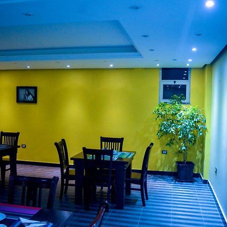 Melodie Hotel Addis Abeba Buitenkant foto