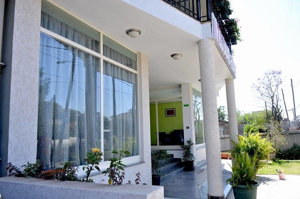 Melodie Hotel Addis Abeba Buitenkant foto