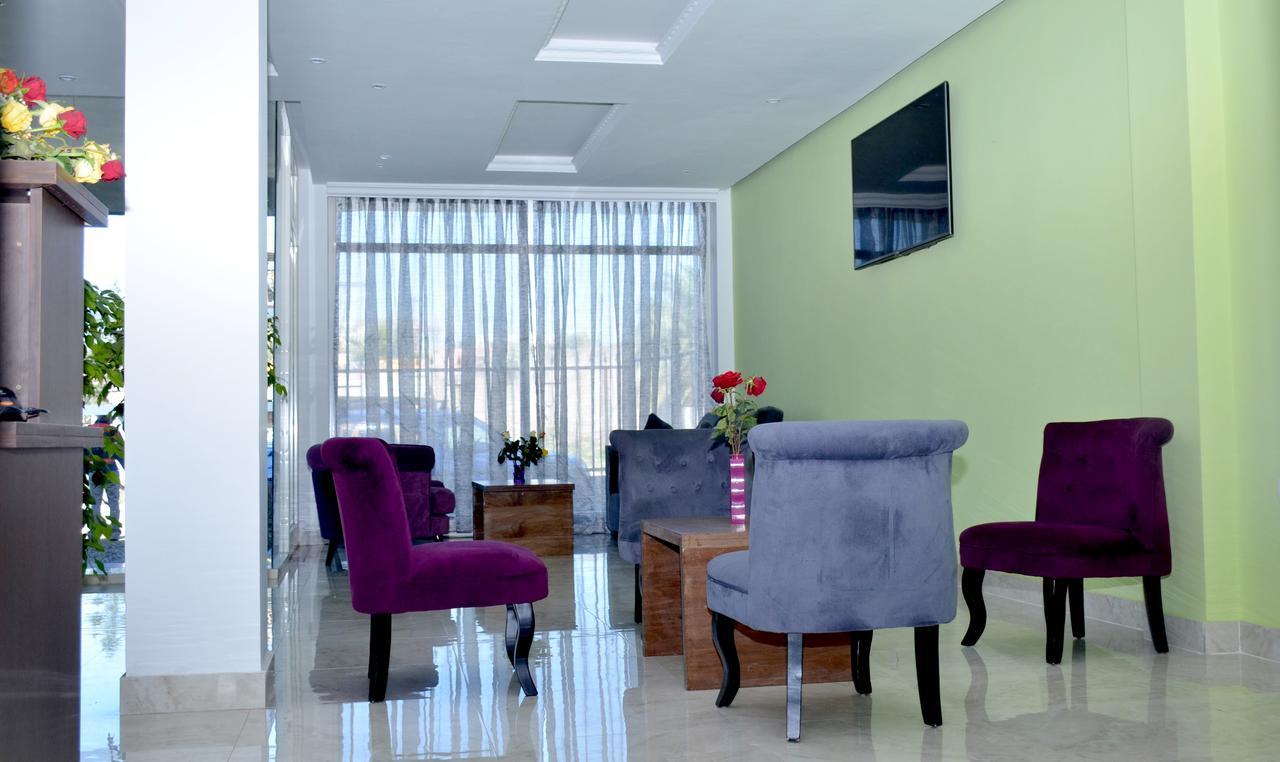 Melodie Hotel Addis Abeba Buitenkant foto