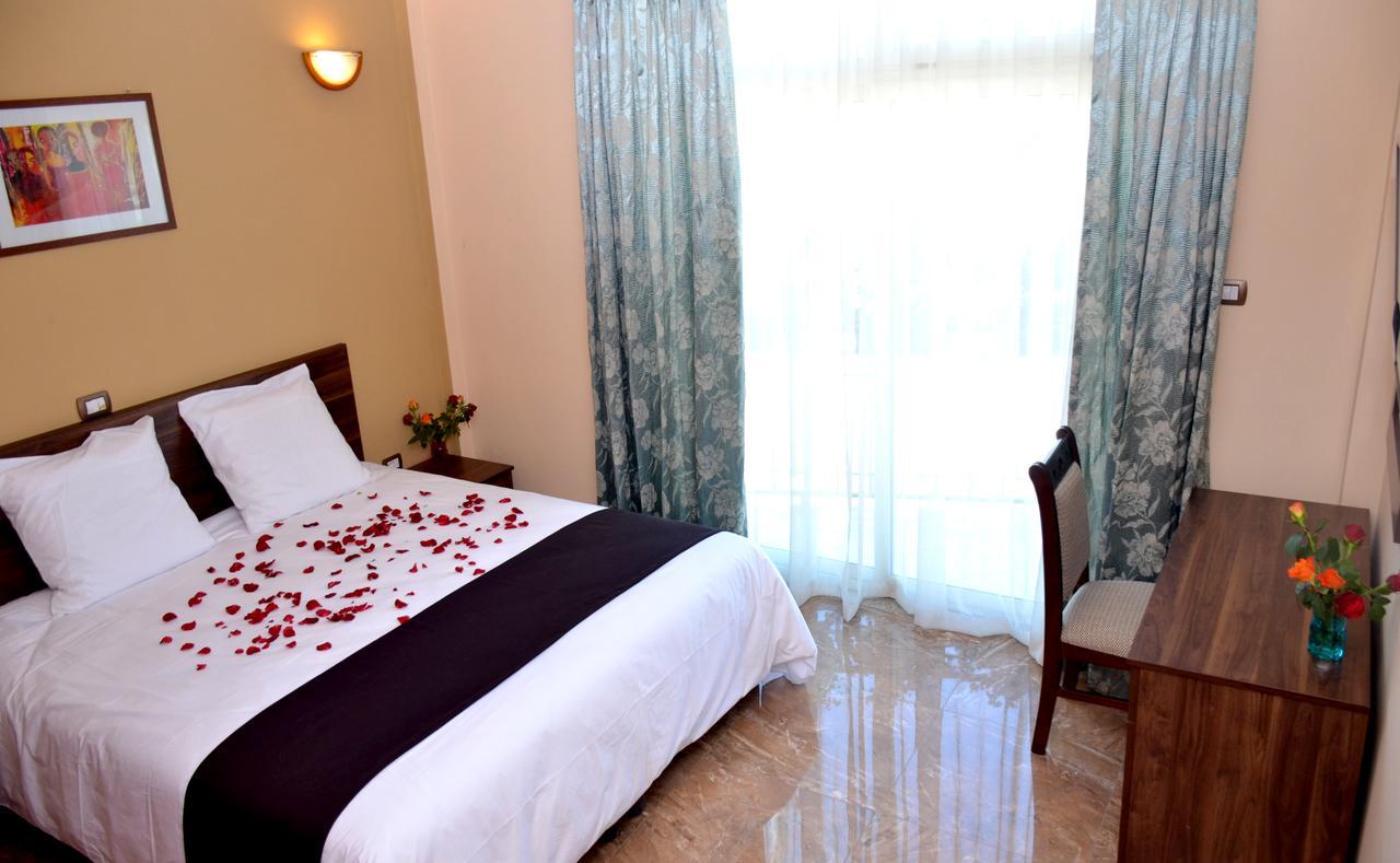 Melodie Hotel Addis Abeba Buitenkant foto