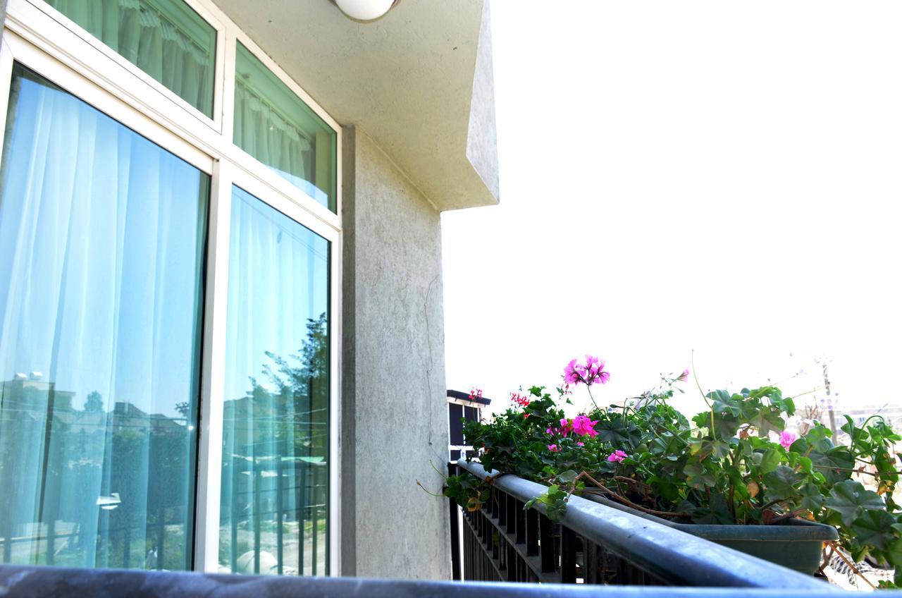Melodie Hotel Addis Abeba Buitenkant foto