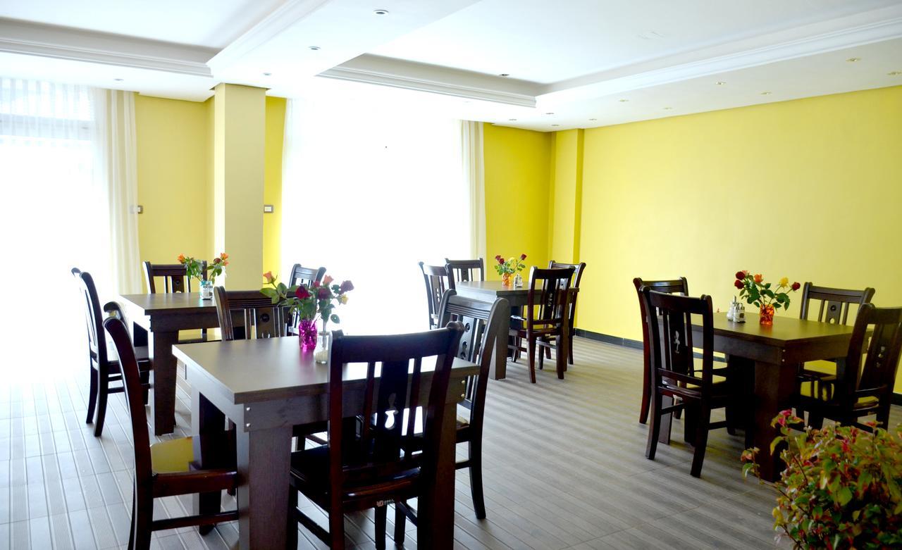 Melodie Hotel Addis Abeba Buitenkant foto