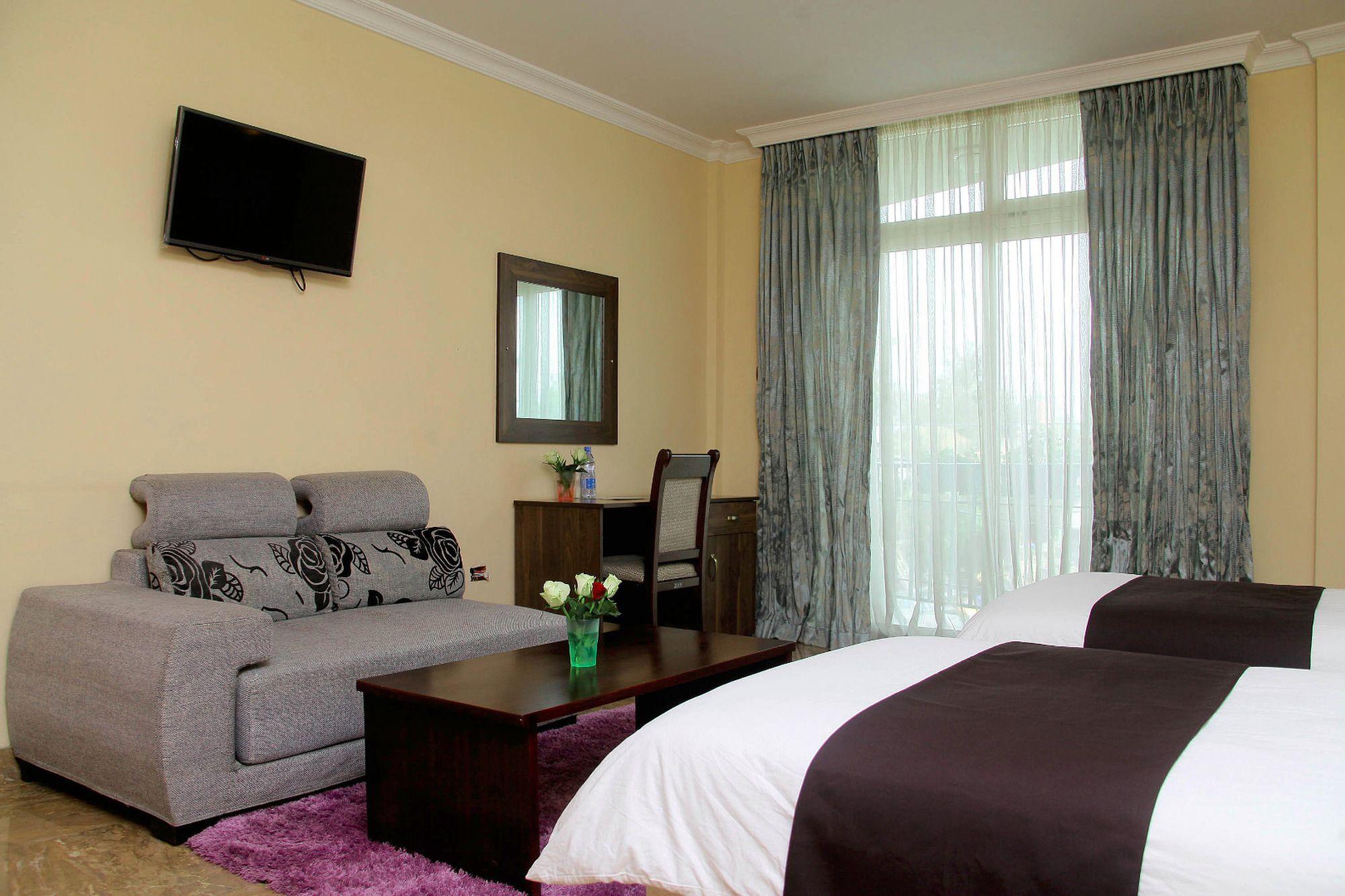 Melodie Hotel Addis Abeba Buitenkant foto