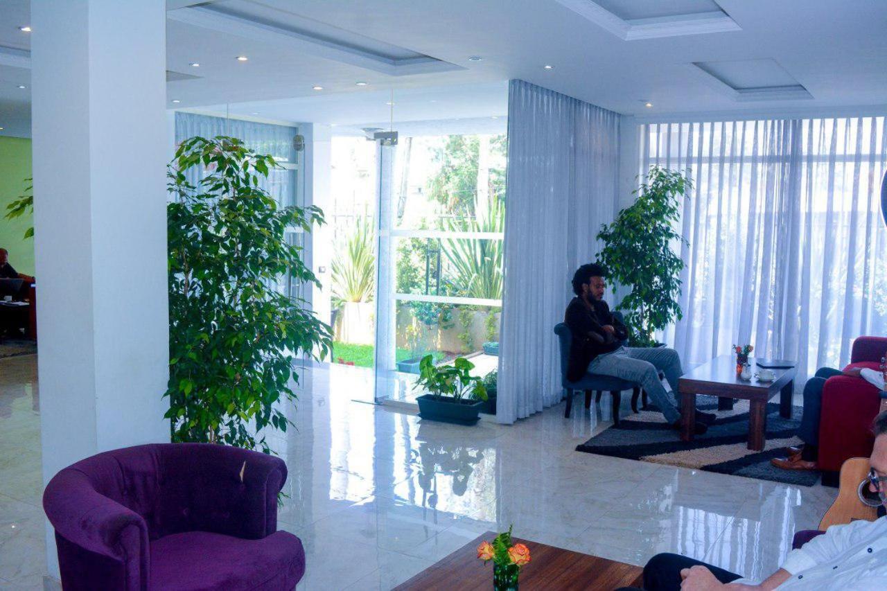 Melodie Hotel Addis Abeba Buitenkant foto