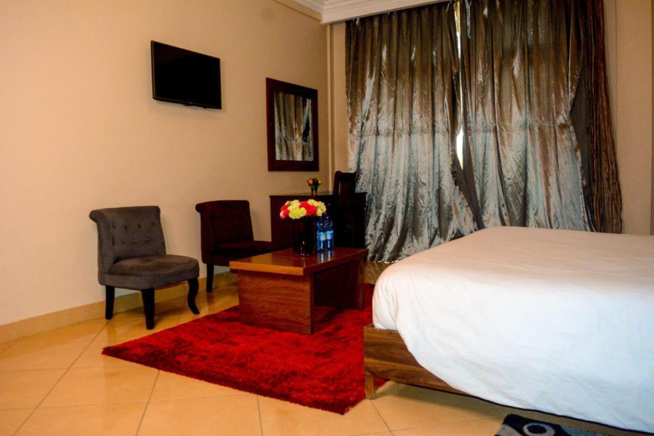 Melodie Hotel Addis Abeba Buitenkant foto