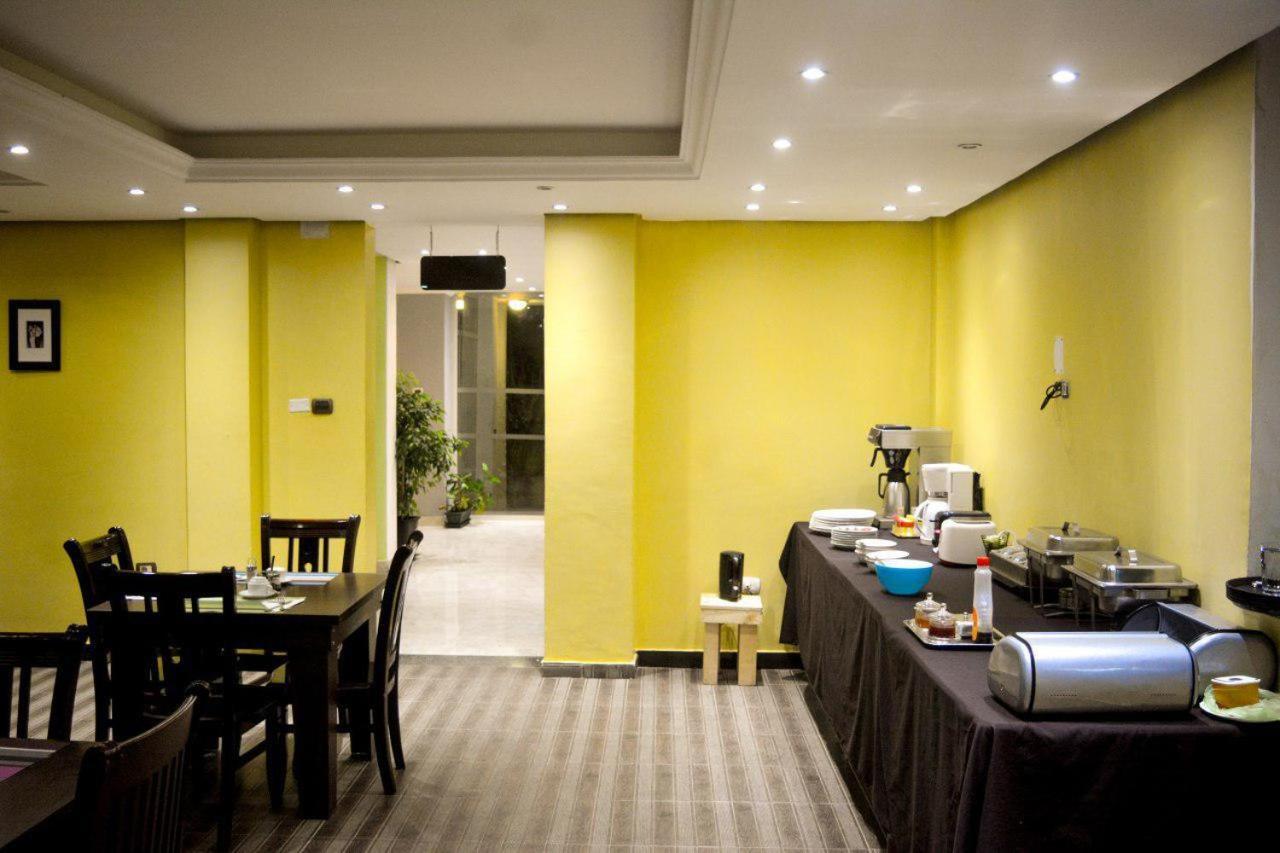 Melodie Hotel Addis Abeba Buitenkant foto