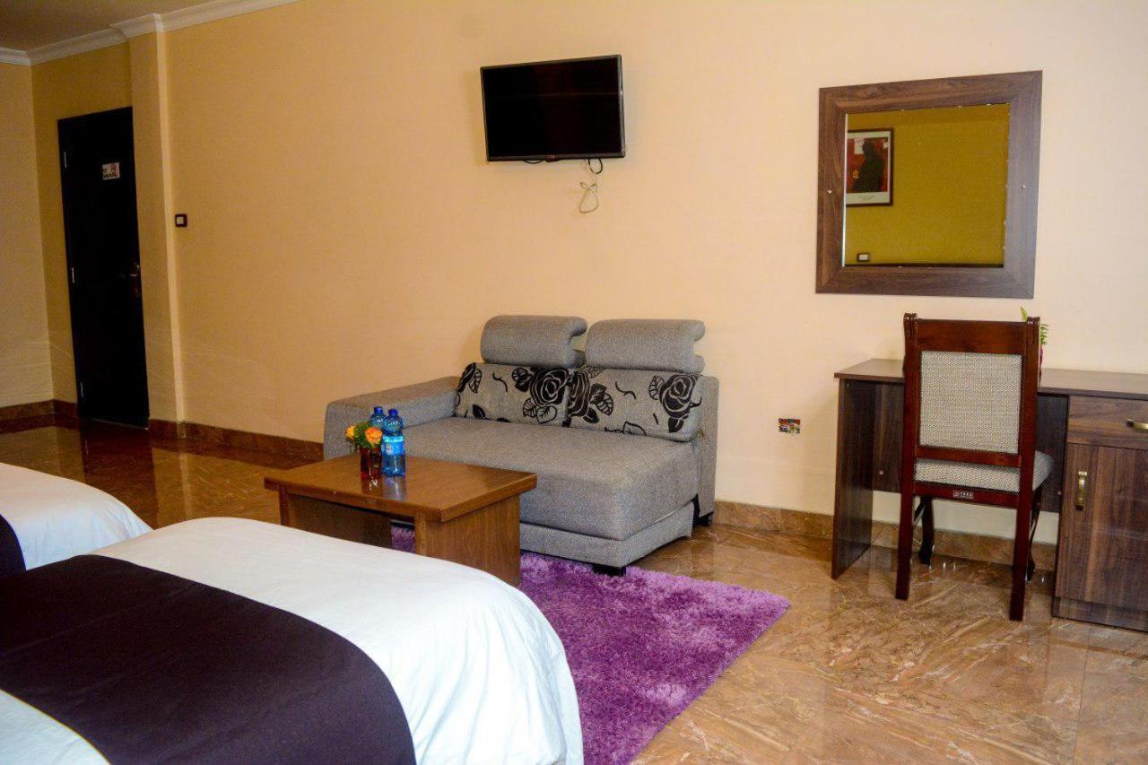 Melodie Hotel Addis Abeba Buitenkant foto