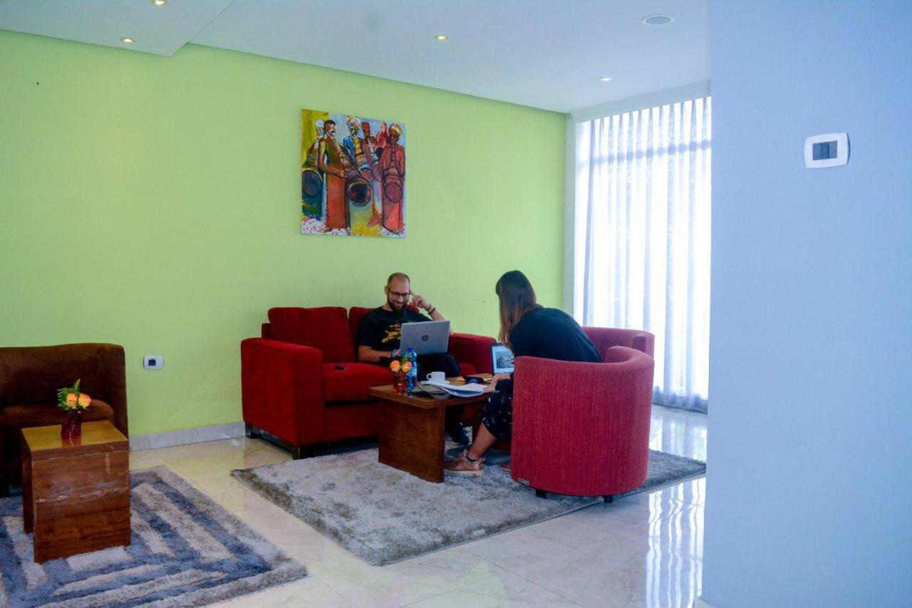 Melodie Hotel Addis Abeba Buitenkant foto