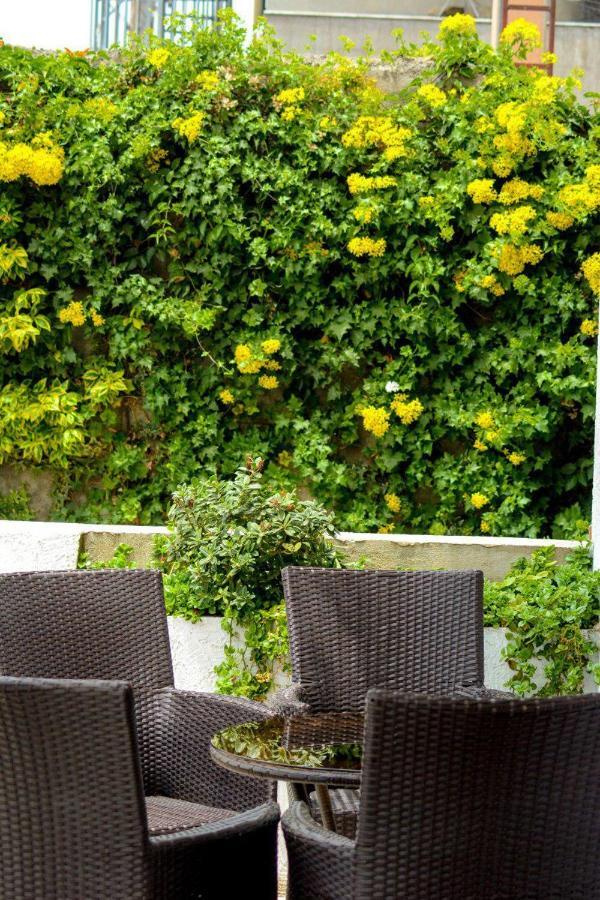 Melodie Hotel Addis Abeba Buitenkant foto