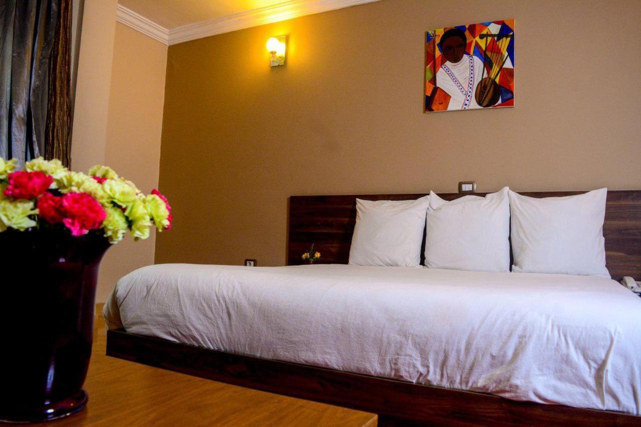 Melodie Hotel Addis Abeba Buitenkant foto
