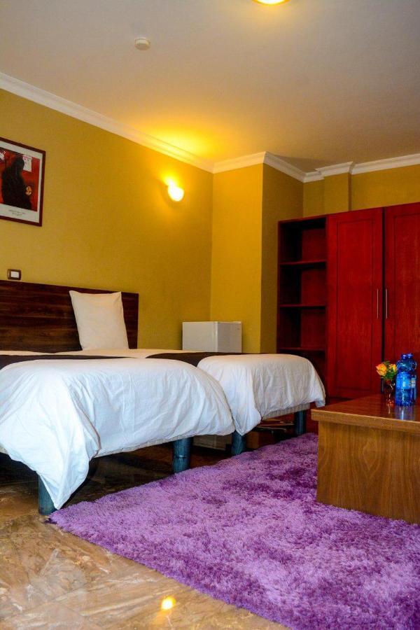 Melodie Hotel Addis Abeba Buitenkant foto
