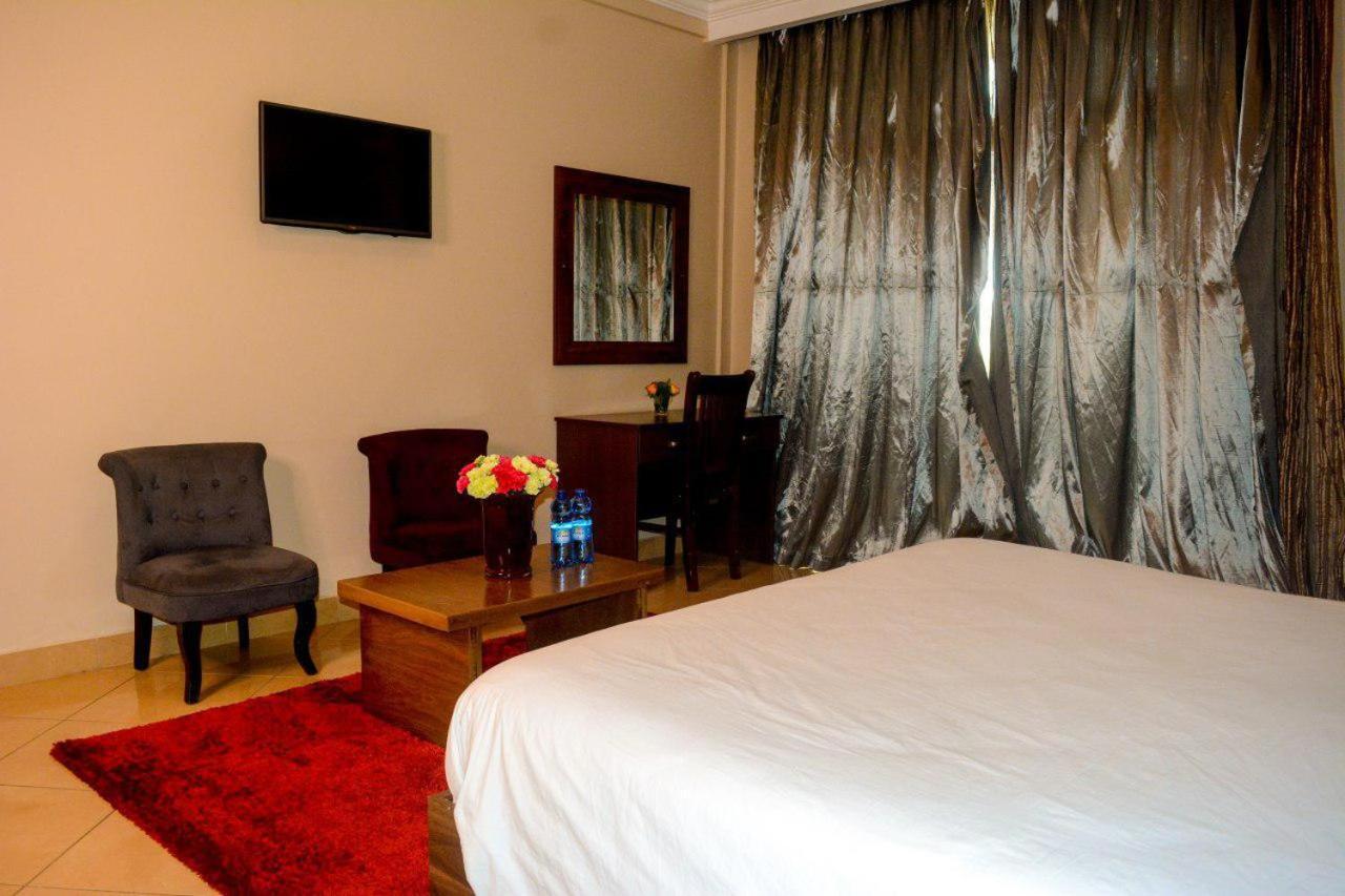 Melodie Hotel Addis Abeba Buitenkant foto