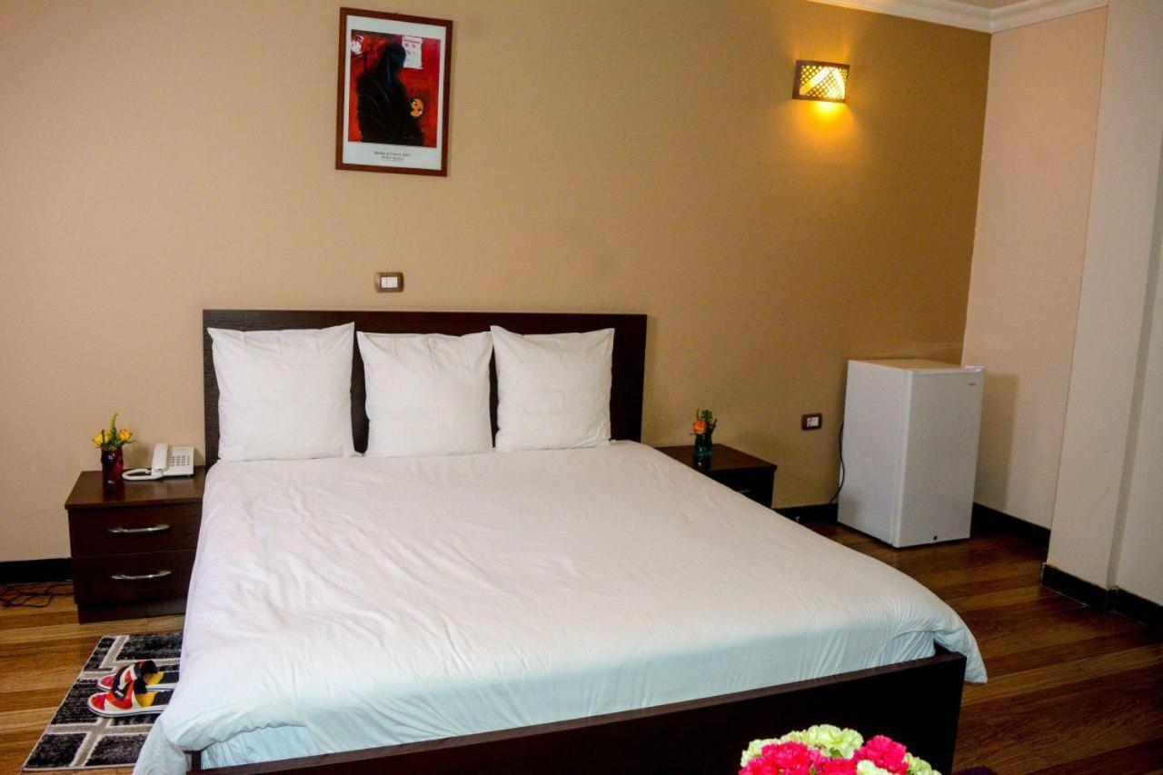 Melodie Hotel Addis Abeba Buitenkant foto